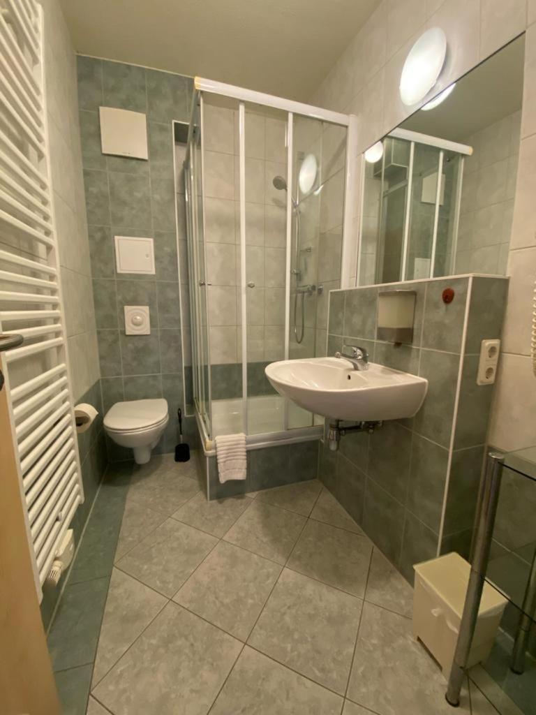 Apartments In Der Kopenhagener Strasse Rostock Ngoại thất bức ảnh