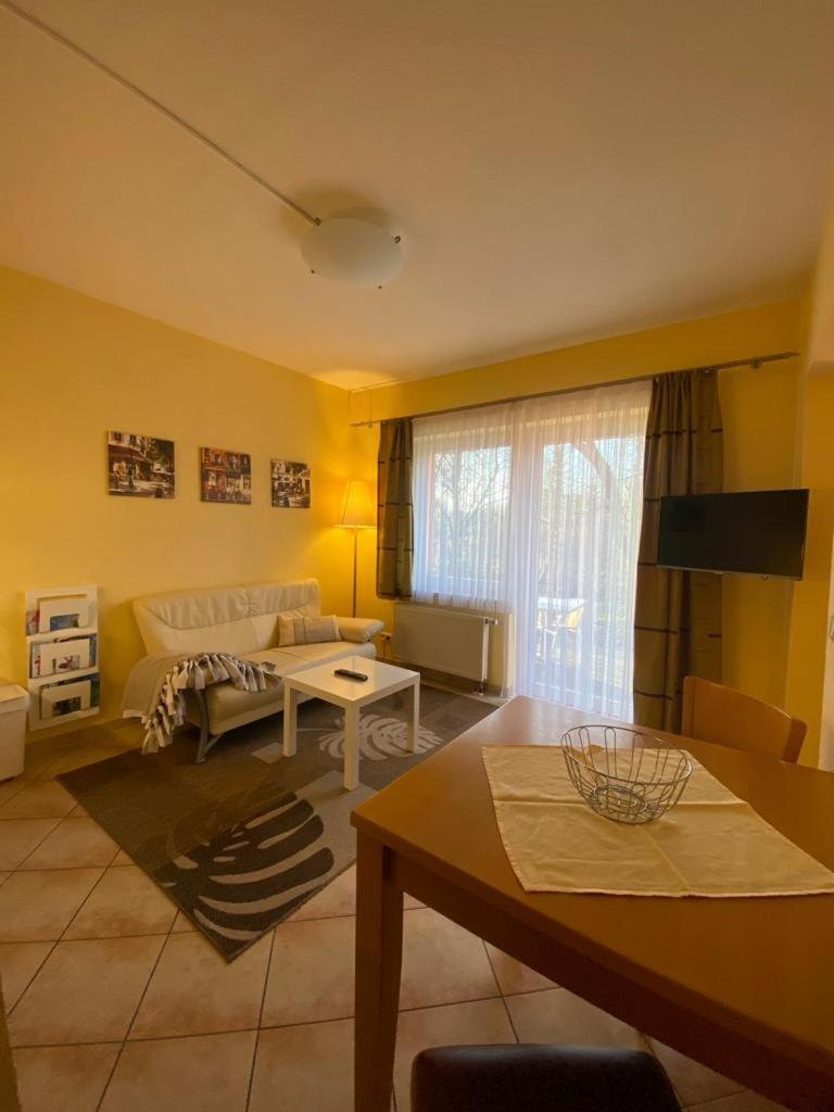 Apartments In Der Kopenhagener Strasse Rostock Ngoại thất bức ảnh