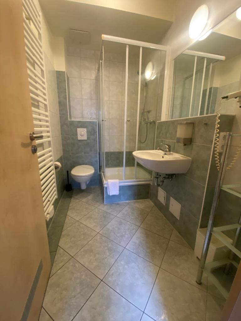 Apartments In Der Kopenhagener Strasse Rostock Ngoại thất bức ảnh